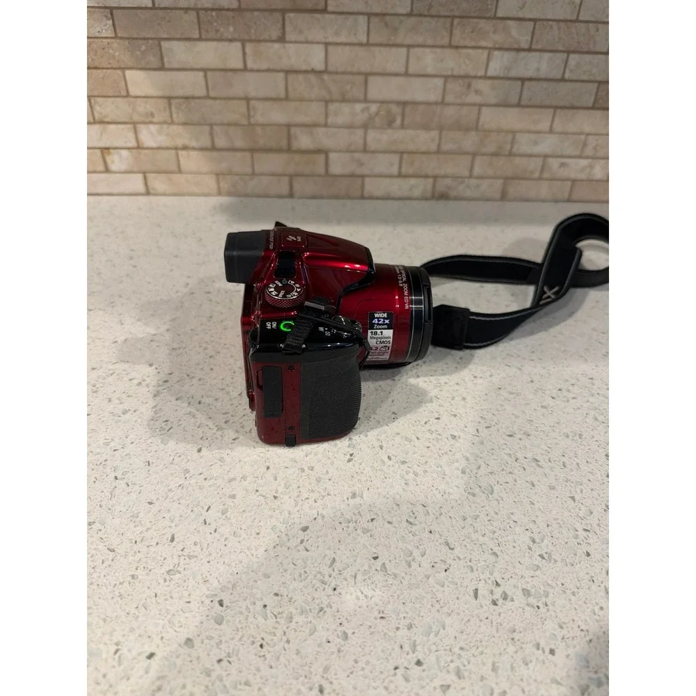 Nikon COOLPIX‎ P520 18.1 MP CMOS Digital Camera with 42x Zoom Lens (for parts)